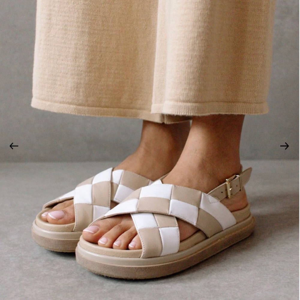 ALOHAS - Marshmallow Scacchi - Brown and White Leather Sandals